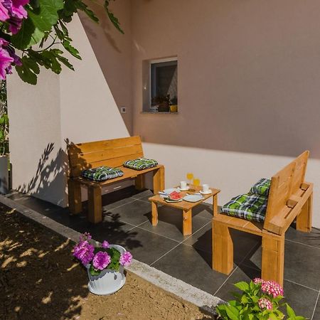 Lovely Apartment M&K In Peaceful Area - Zadar Dış mekan fotoğraf