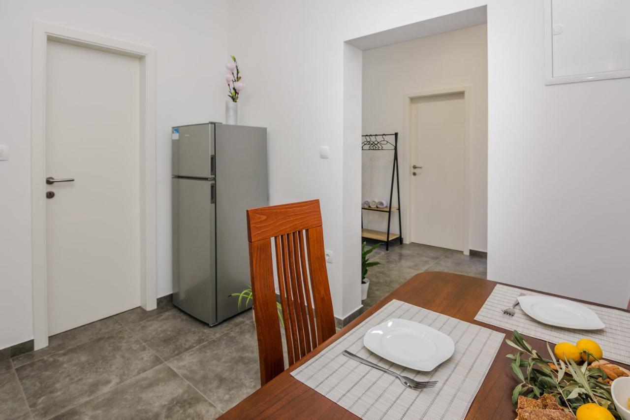 Lovely Apartment M&K In Peaceful Area - Zadar Dış mekan fotoğraf