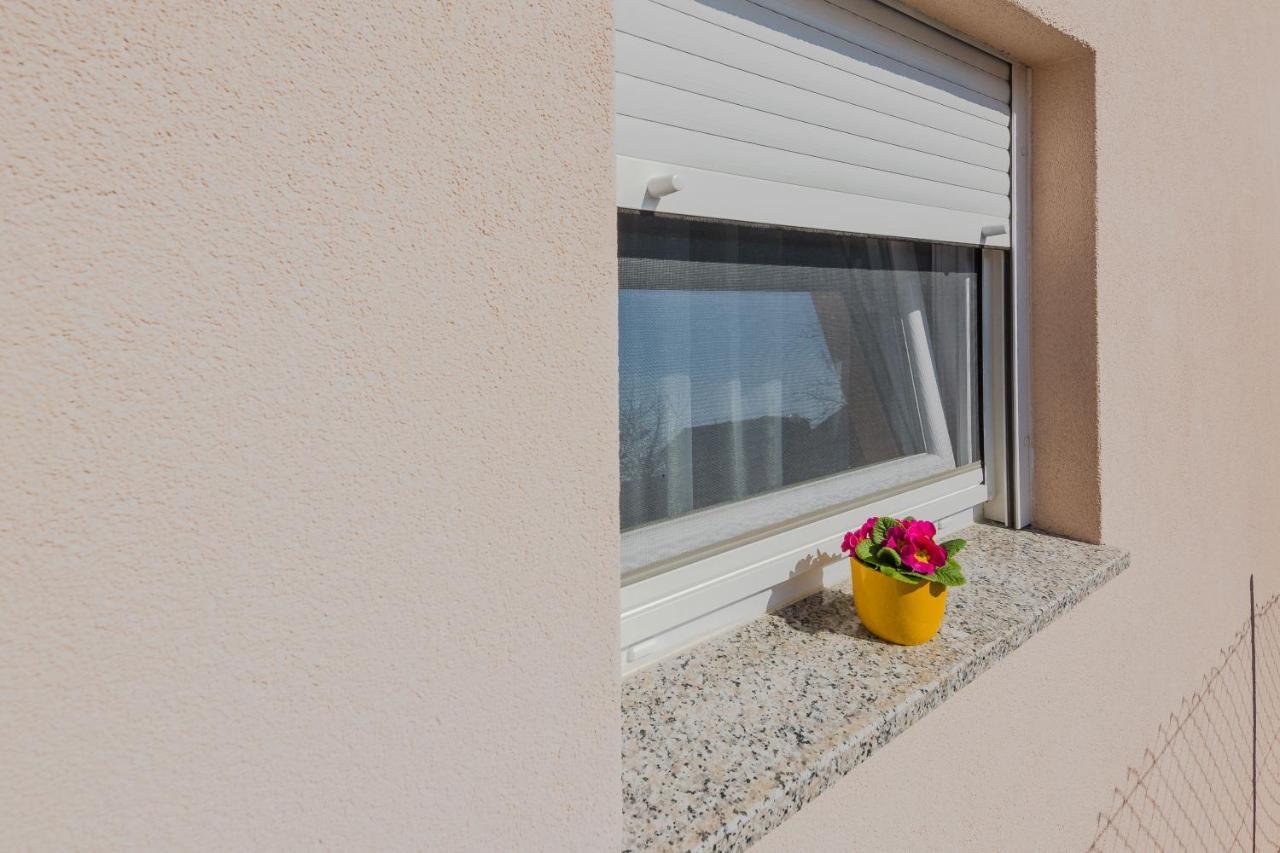 Lovely Apartment M&K In Peaceful Area - Zadar Dış mekan fotoğraf