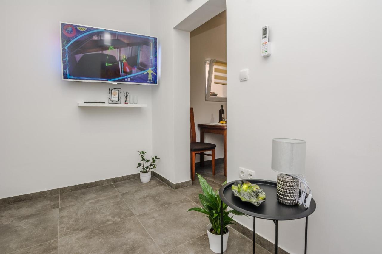 Lovely Apartment M&K In Peaceful Area - Zadar Dış mekan fotoğraf