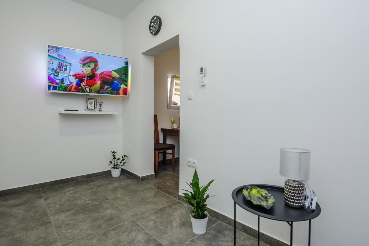 Lovely Apartment M&K In Peaceful Area - Zadar Dış mekan fotoğraf