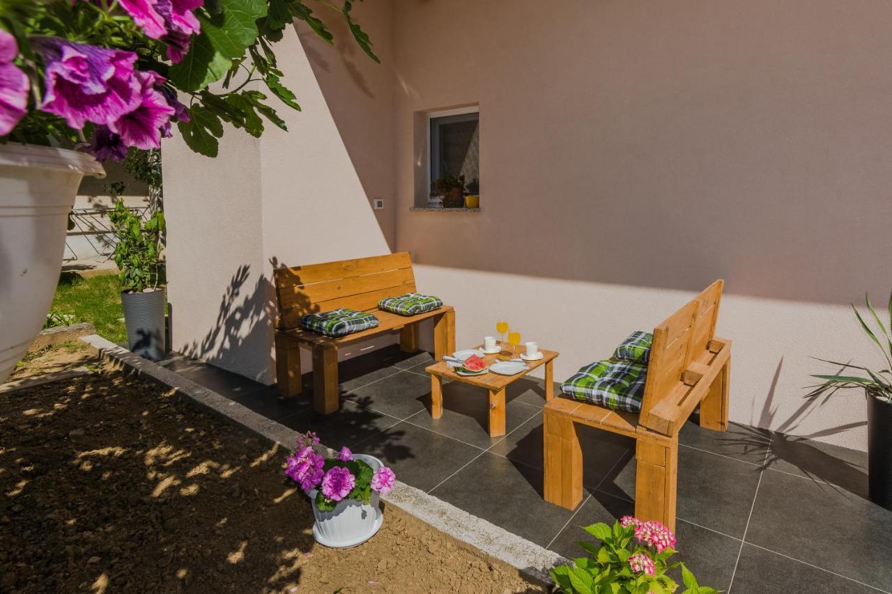 Lovely Apartment M&K In Peaceful Area - Zadar Dış mekan fotoğraf